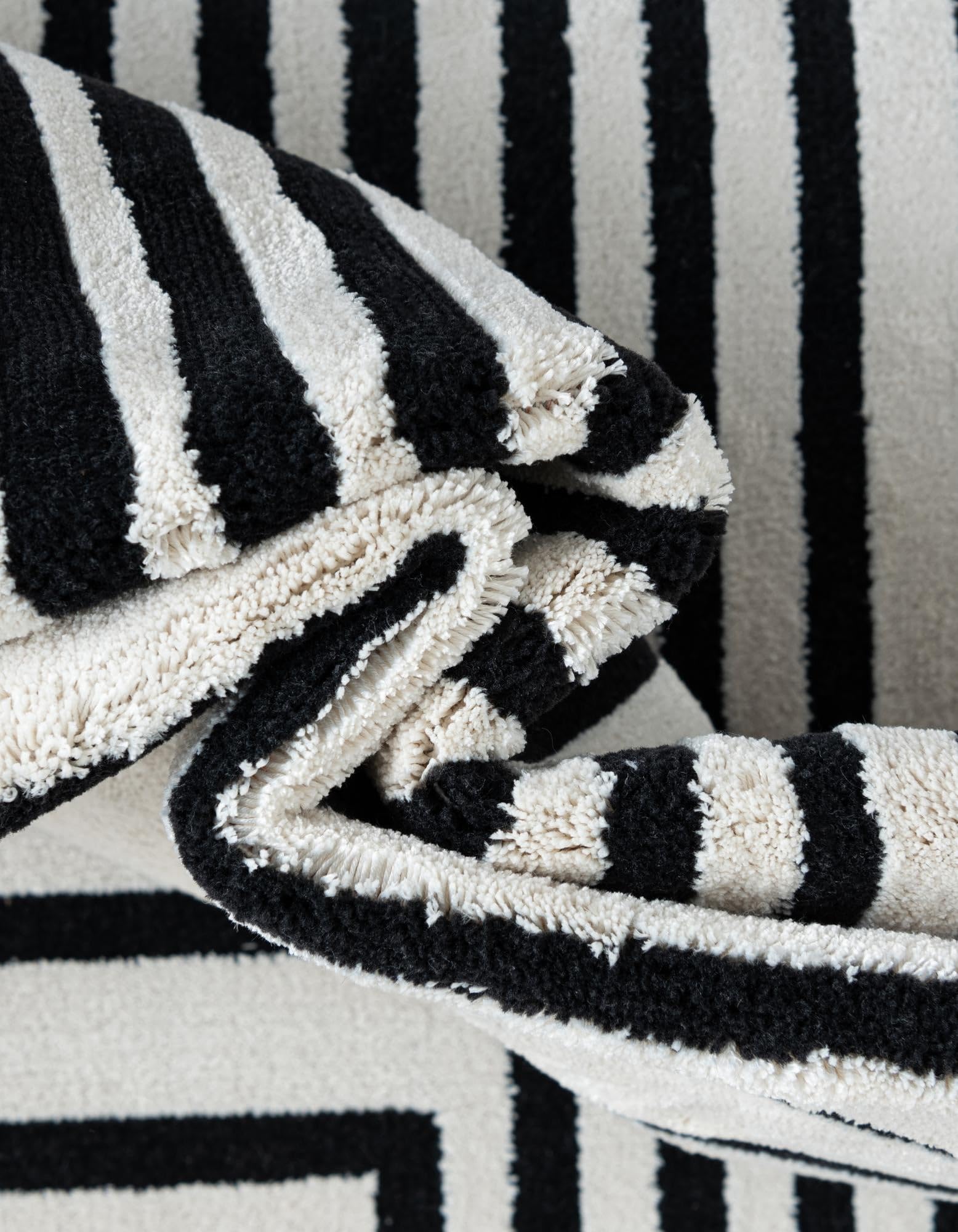 Rugs.com Milano Collection Rug – 8 Ft Runner Black and White Medium-Pile Rug Perfect for Hallways, Entryways - Image 4