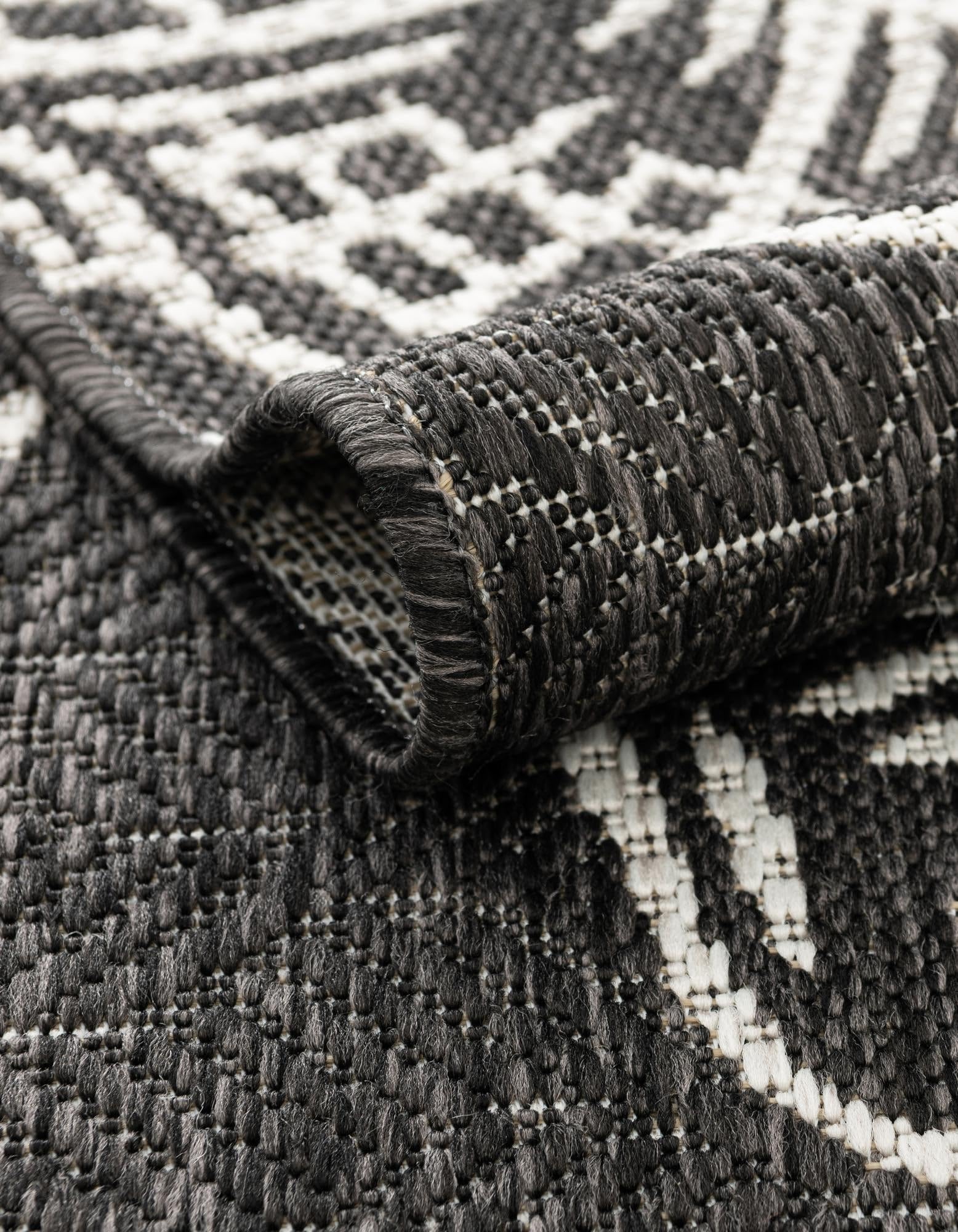 Rugs.com Outdoor Coastal Collection Rug – 10 Ft Round Black and White Flatweave-Pile Rug Perfect for Kitchens, Dining Rooms - Image 9