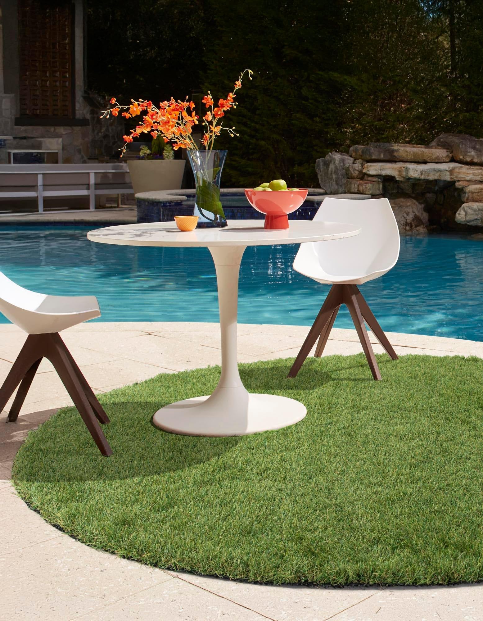 Rugs.com Outdoor Grass Collection Rug – 10 Ft Round Green Shag-Pile Rug Perfect for Kitchens, Dining Rooms - Image 8