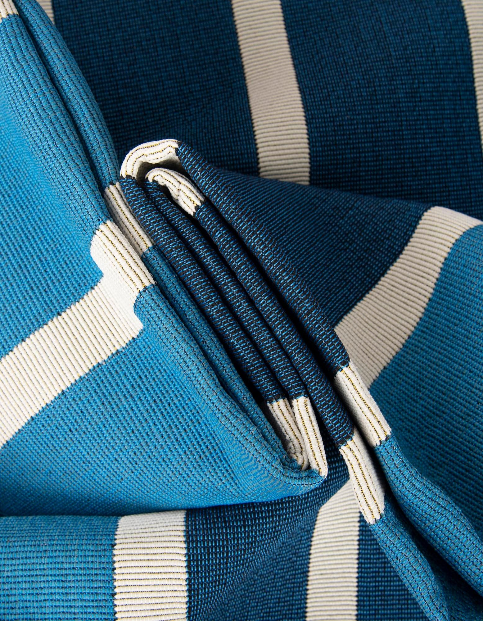 Rugs.com Outdoor Ribbon Collection Rug – 10 Ft Round Blue Flatweave-Pile Rug Perfect for Kitchens, Dining Rooms - Image 8